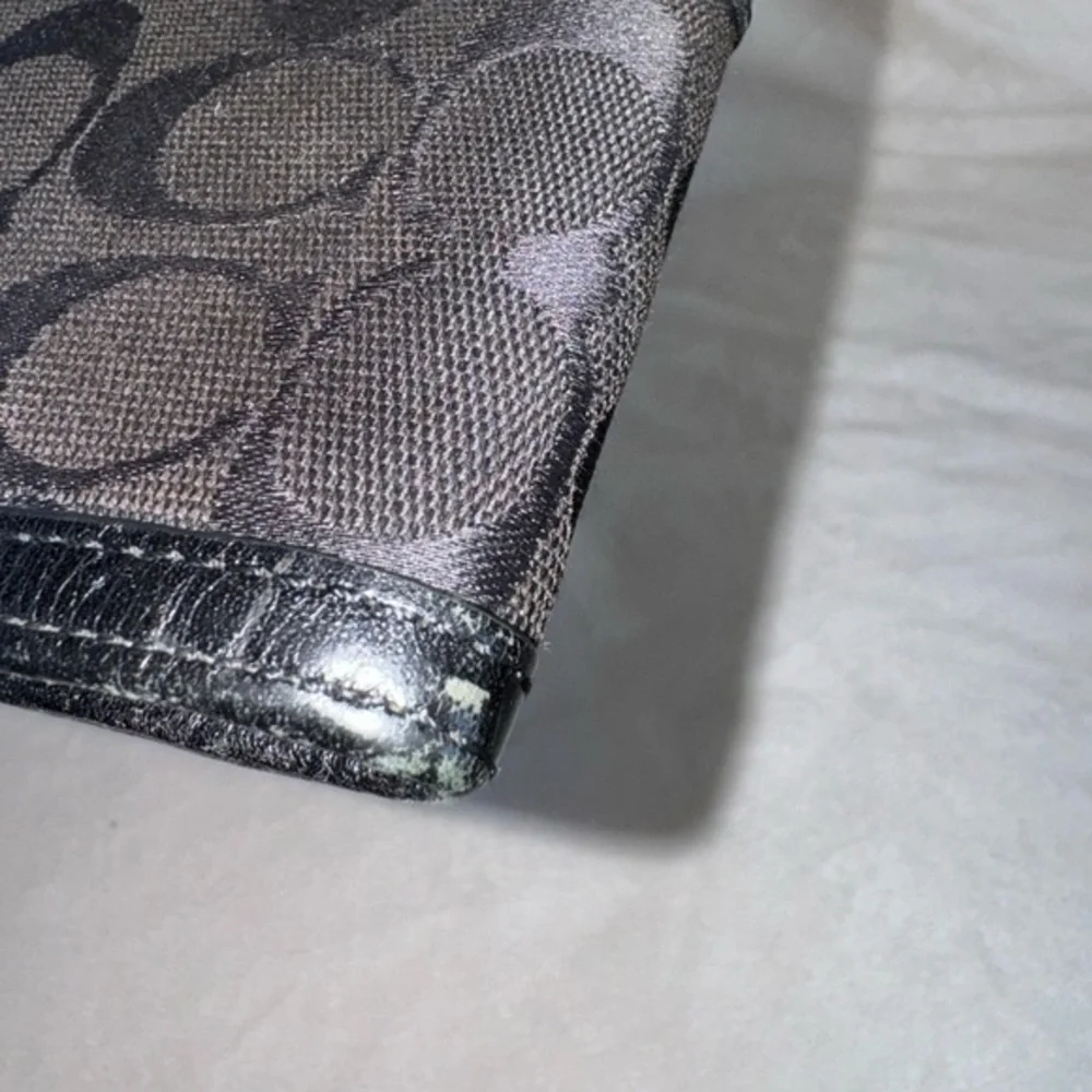 ‼️SOLD‼️Coach Women's‎ Black Square Shape Front Zipper Wristlet/Wallet - Picture 9 of 14